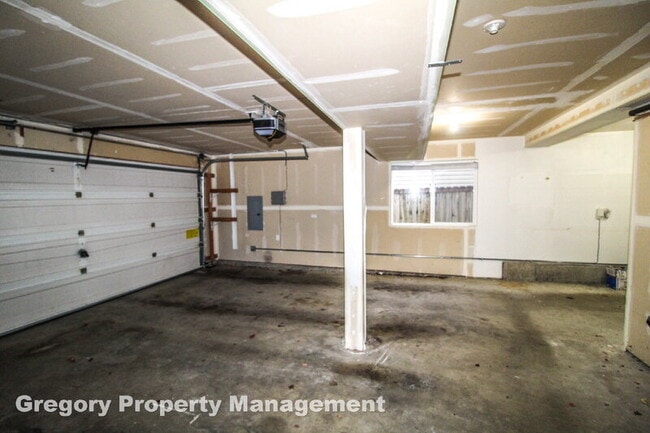 Building Photo - 13609 46th Ave SE