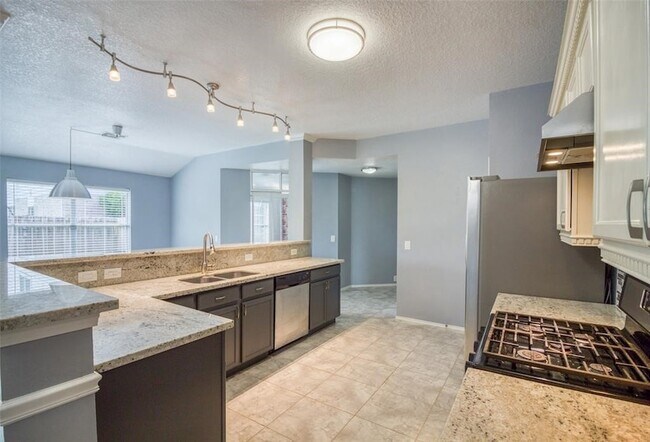 Building Photo - 21222 Somerset Park Ln