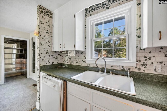 Building Photo - 1709 Woodfield Dr