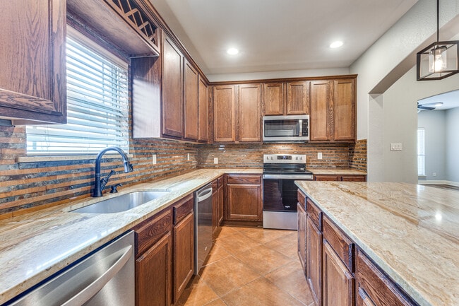 Building Photo - 2712 Merida Ave