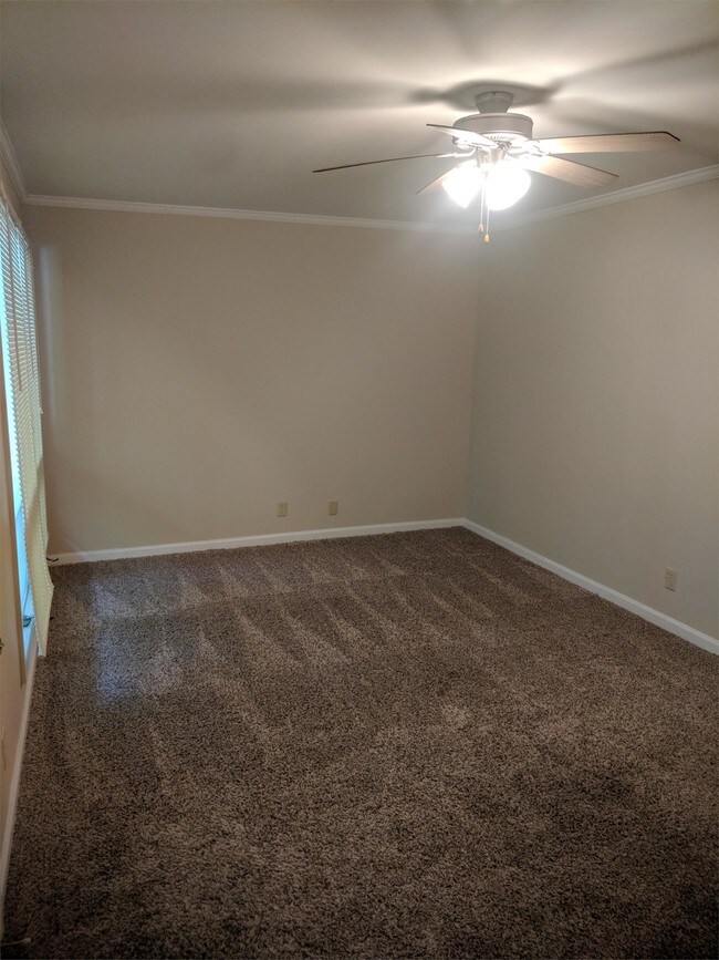 Building Photo - 3807 Pembrook Ct