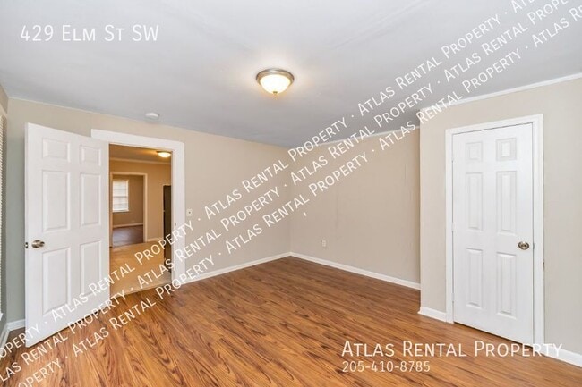 Building Photo - 429 Elm St SW