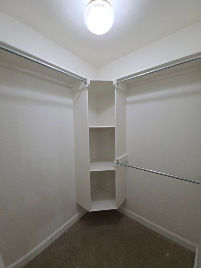 Building Photo - 2102 S Greenwich Ave