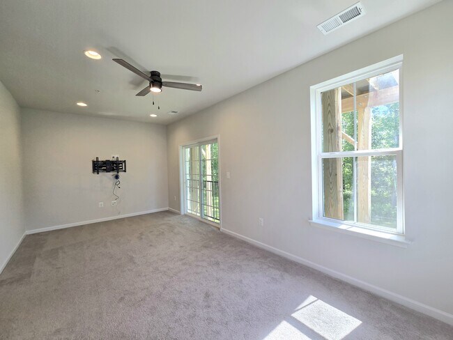 Building Photo - 13146 Dowdens Sta Wy