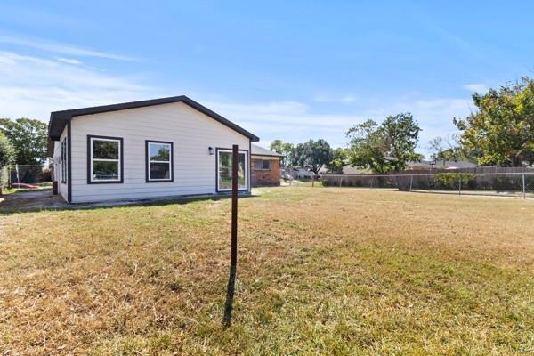 Building Photo - 1449 Eastside Dr