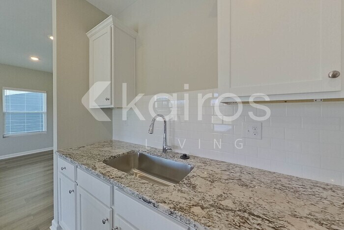 Building Photo - 874 Silent Barge Cv