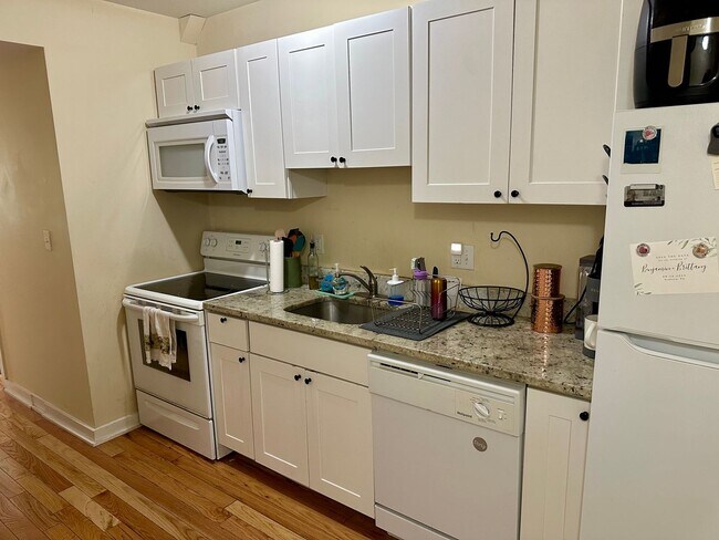 Building Photo - 4444 Cresson St