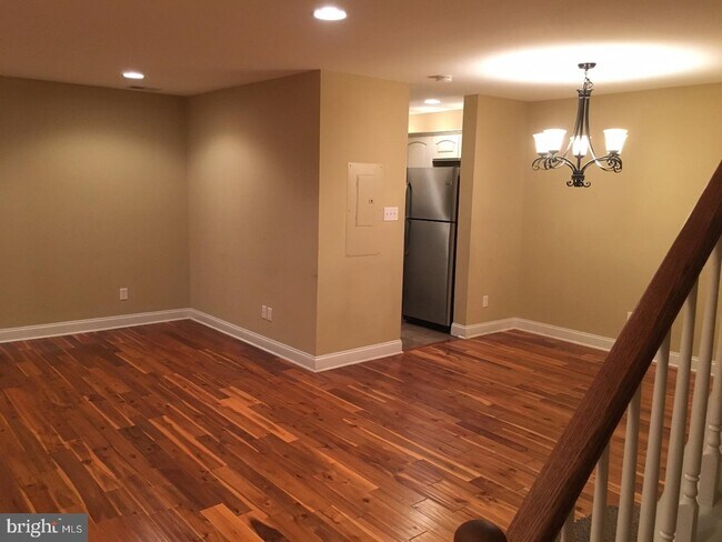 Building Photo - 16 Belmont Ave