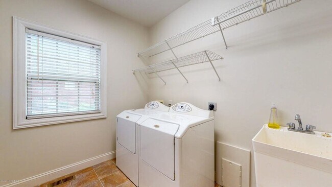 Building Photo - 7703 Wolfpen Ridge Dr