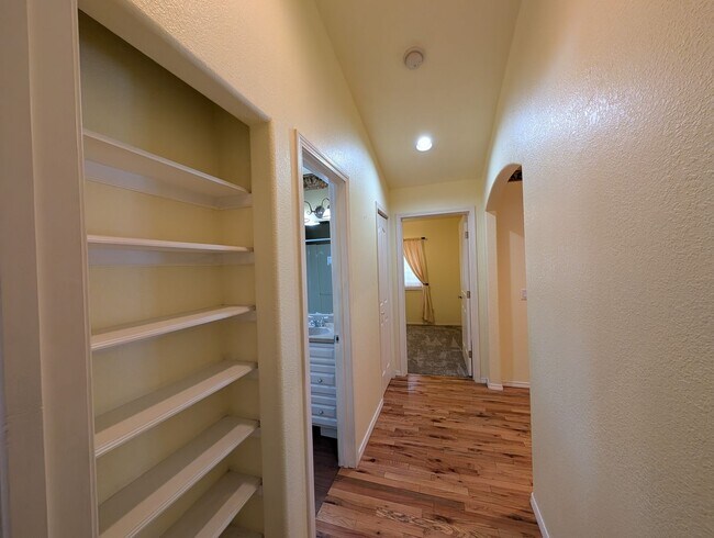 Building Photo - 224 Capitan Cir