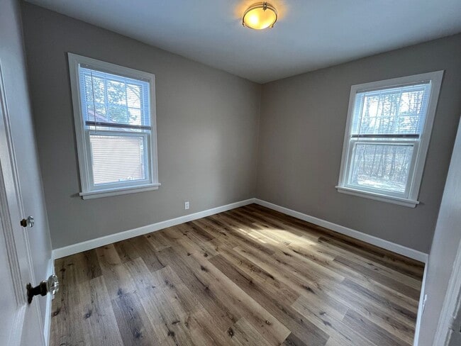 Building Photo - Two Bedroom Home in Smithville