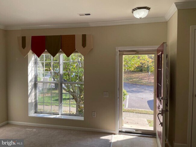 Building Photo - 7140 Westfield Ct