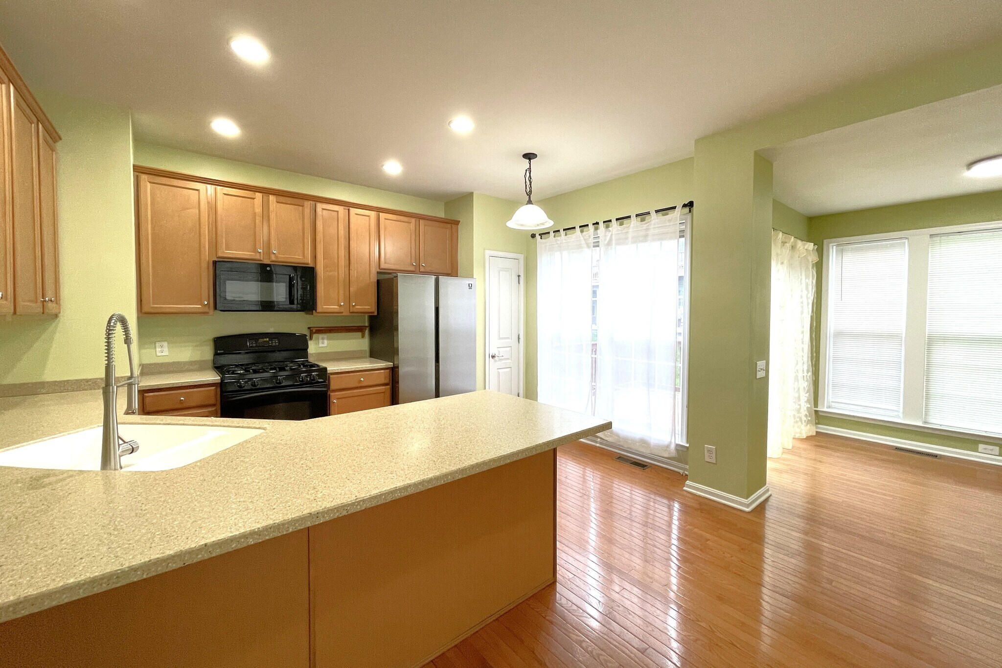 Building Photo - 268 Baxter Dr