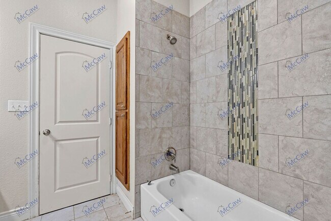 Building Photo - 301 County Rd 207