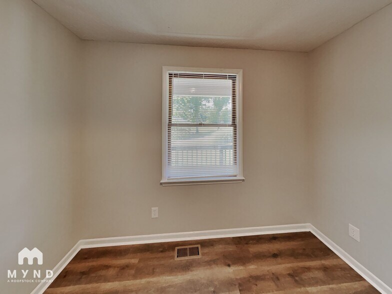 Building Photo - 4317 Freeport Dr