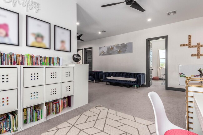Building Photo - 4413 E Montecito Ave