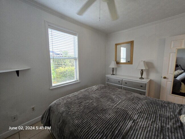 Building Photo - 1200 Clay Ave