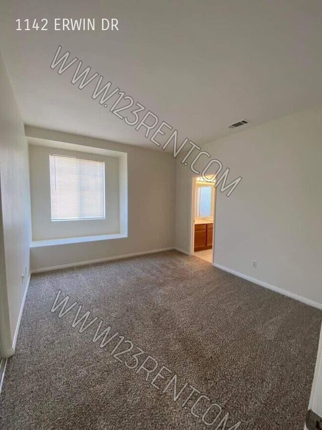 Building Photo - 1142 Erwin Dr