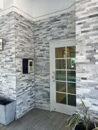 Building Photo - 720 Bayshore Dr