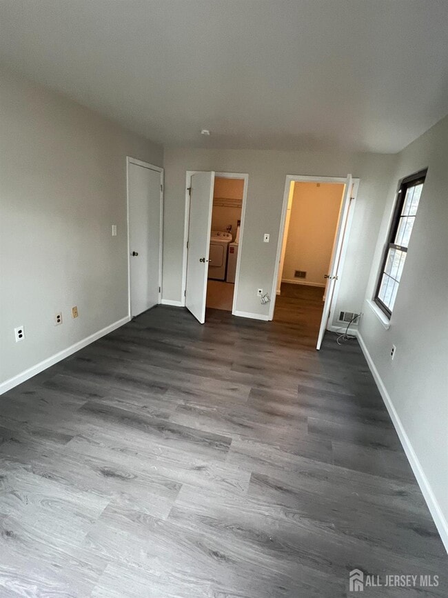 Building Photo - 20 Crabapple Ln