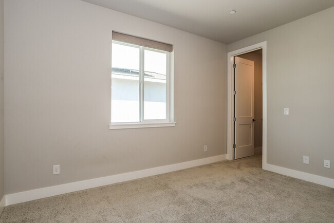 Building Photo - 11905 Montron Wy