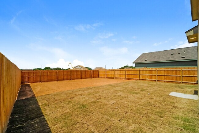 Building Photo - 2412 Lake Hls