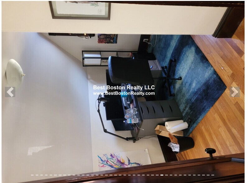 Building Photo - 211 Holland St