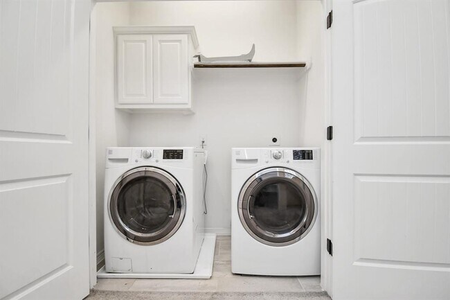 Building Photo - 1411 Upland Arbor Dr