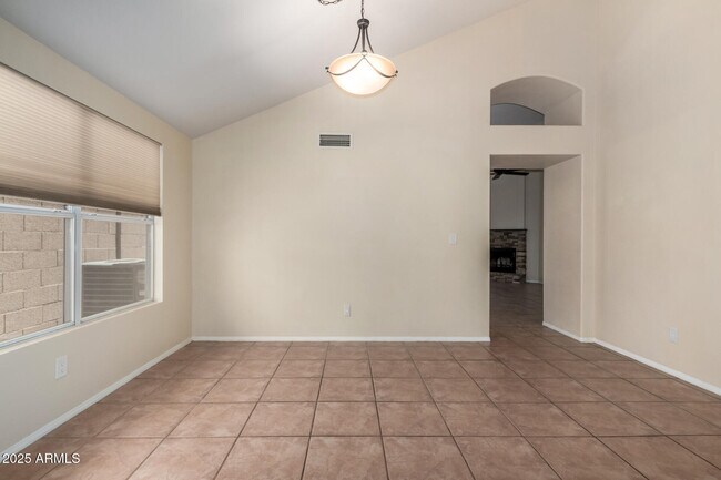 Building Photo - 10185 S Santa Fe Ln