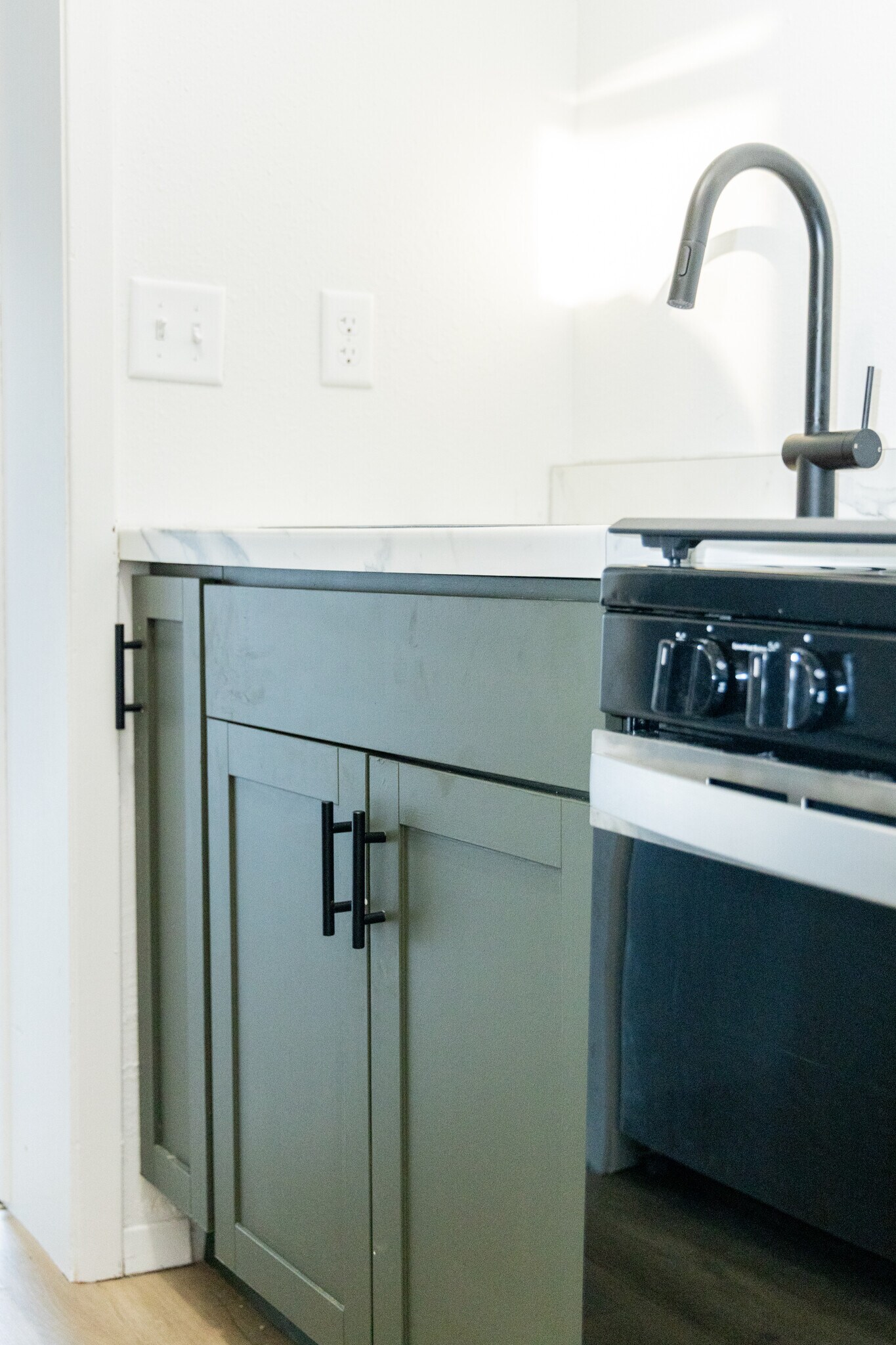 Building Photo - 711 S Phillips Ave