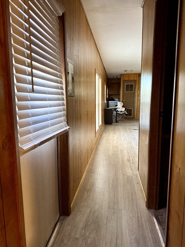 Building Photo - 214 NW Ave I