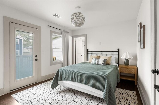 Building Photo - 3455 Rainey Ave