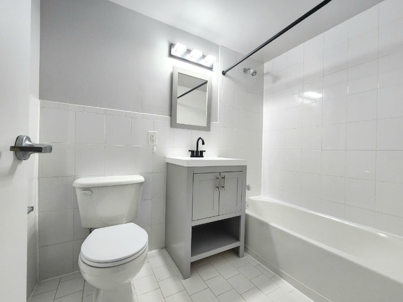 Building Photo - 22 W 25th St