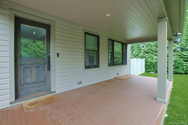 Building Photo - 505 Bedford Rd