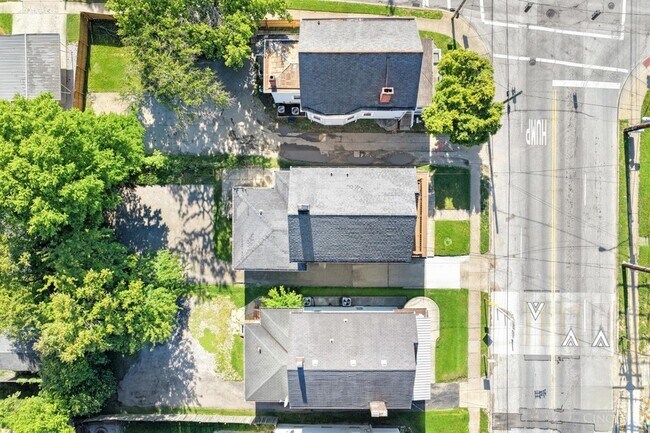 Building Photo - 3403 Brotherton Rd