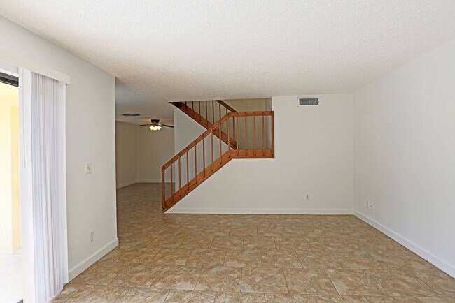 Building Photo - Parkwoods 12351-2