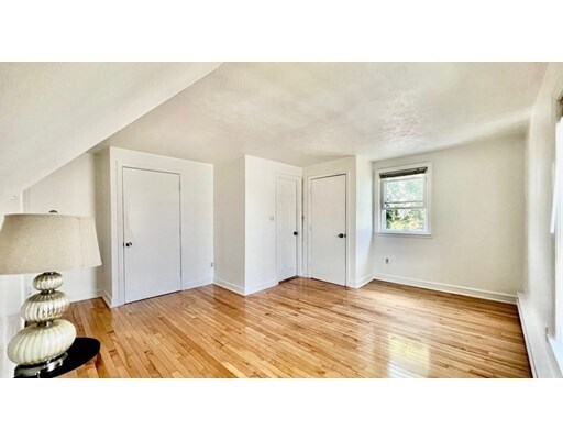 Building Photo - 92 Elm Ave