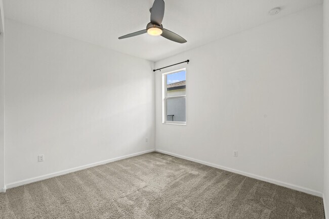Building Photo - 11340 SW Lyra Dr.