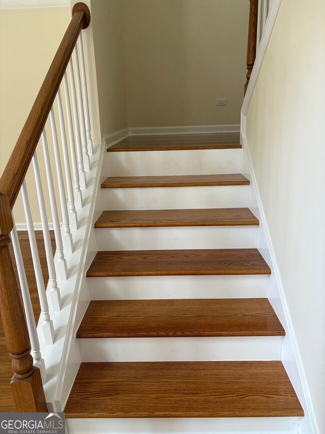 Building Photo - 6221 Woodlore Dr NW