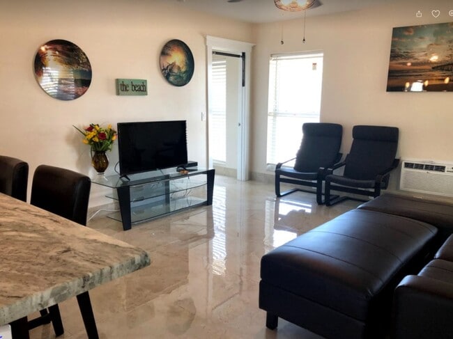 Building Photo - 4300 N Ocean Dr