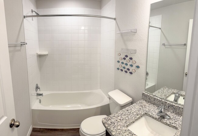 Building Photo - Available NOW This charming 1 story, 3 bed...