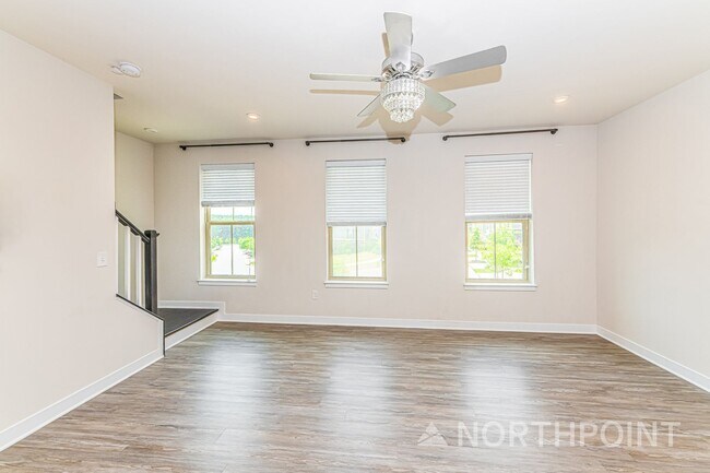 Building Photo - 934 Channing Park Cir