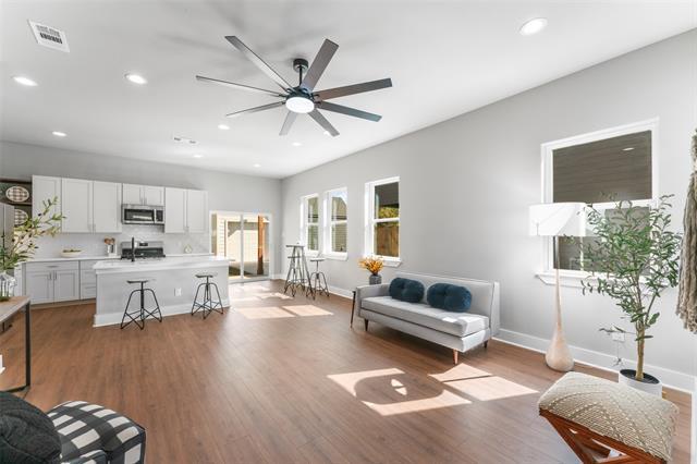 Building Photo - 612 1/2 N Robinson St