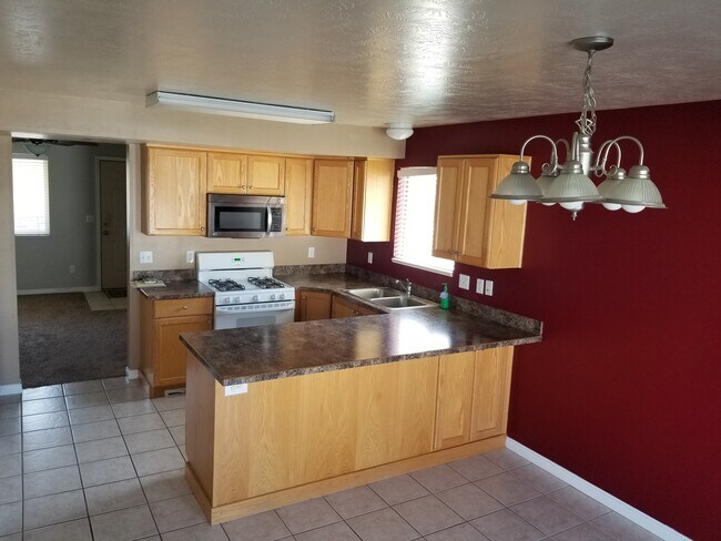 Building Photo - 550 Pheasant Ridge Dr