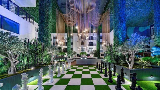 Building Photo - 425-475 E Atlantic Blvd