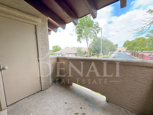 Building Photo - 5757 W Eugie Ave
