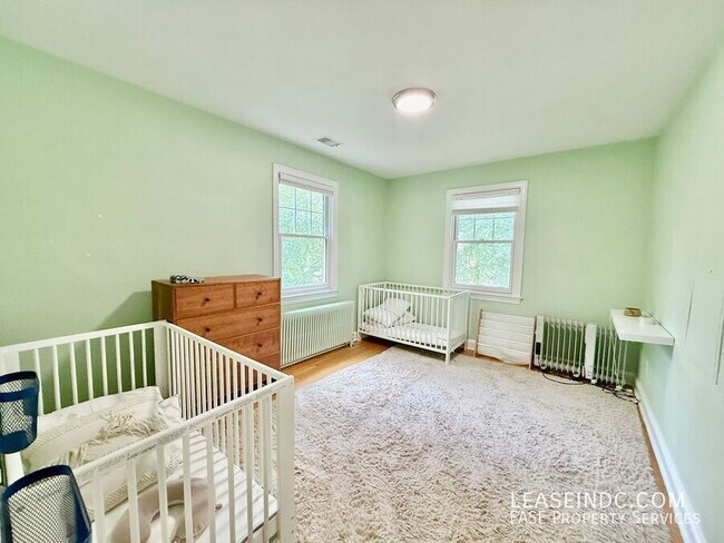 Building Photo - 4825 Butterworth Pl NW
