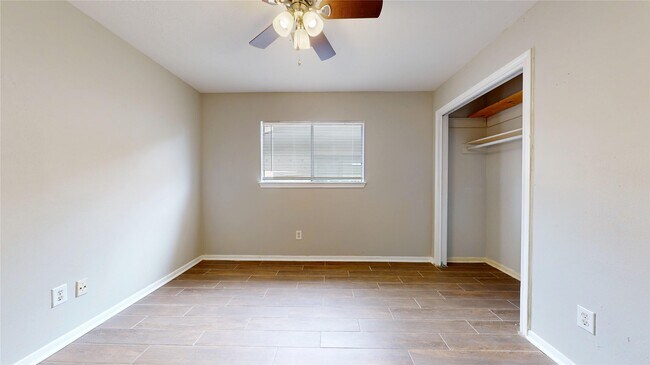 Building Photo - 5127 Girnigoe Dr