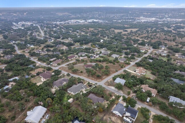 Building Photo - 900 Morgan Hill Dr