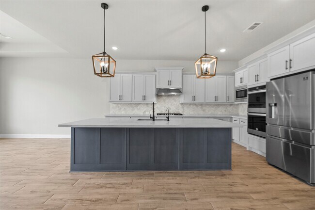 Building Photo - 28080 Woodland Bend Way